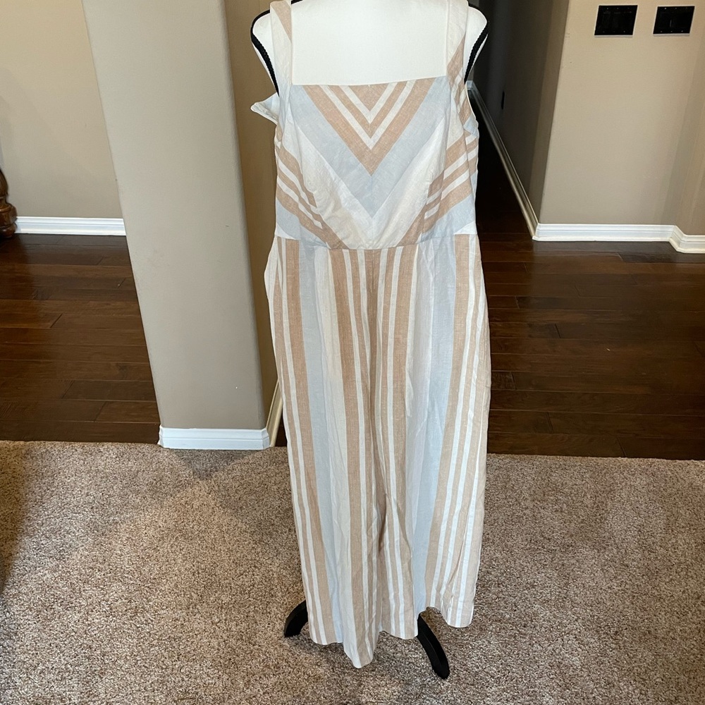 Striped jumper with tie around waist and zipper in the back